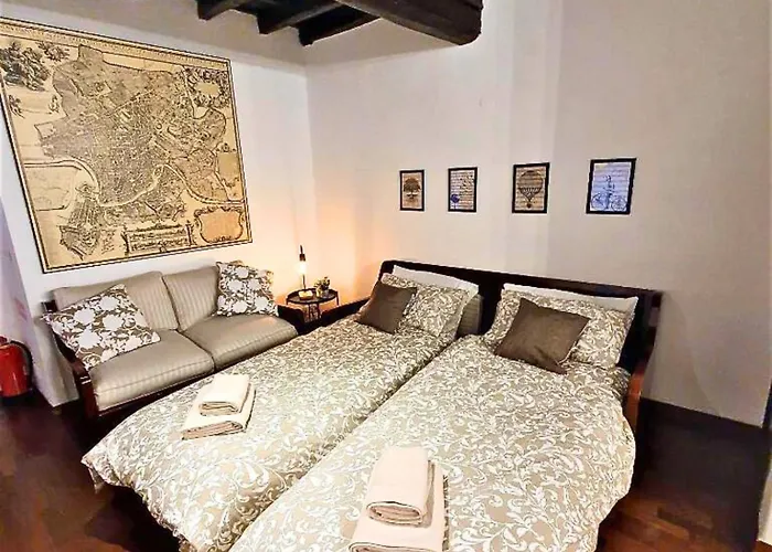 Navona Bear House *